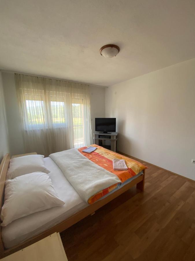Appartement Apartman “Iva” à Drvar Extérieur photo