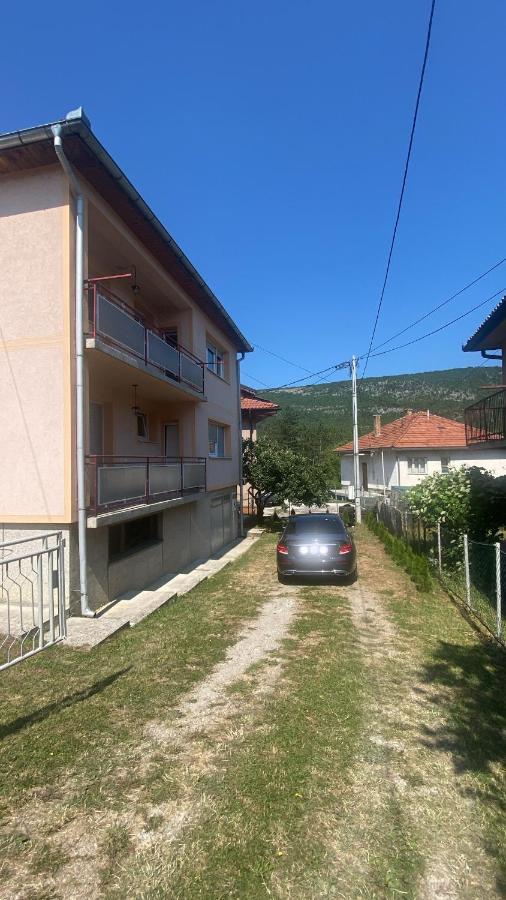 Appartement Apartman “Iva” à Drvar Extérieur photo